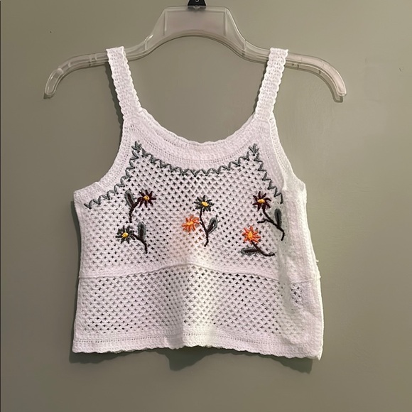 Rebellion Tops - NWT Rebellion Embroidered White Crochet Tank Size S
